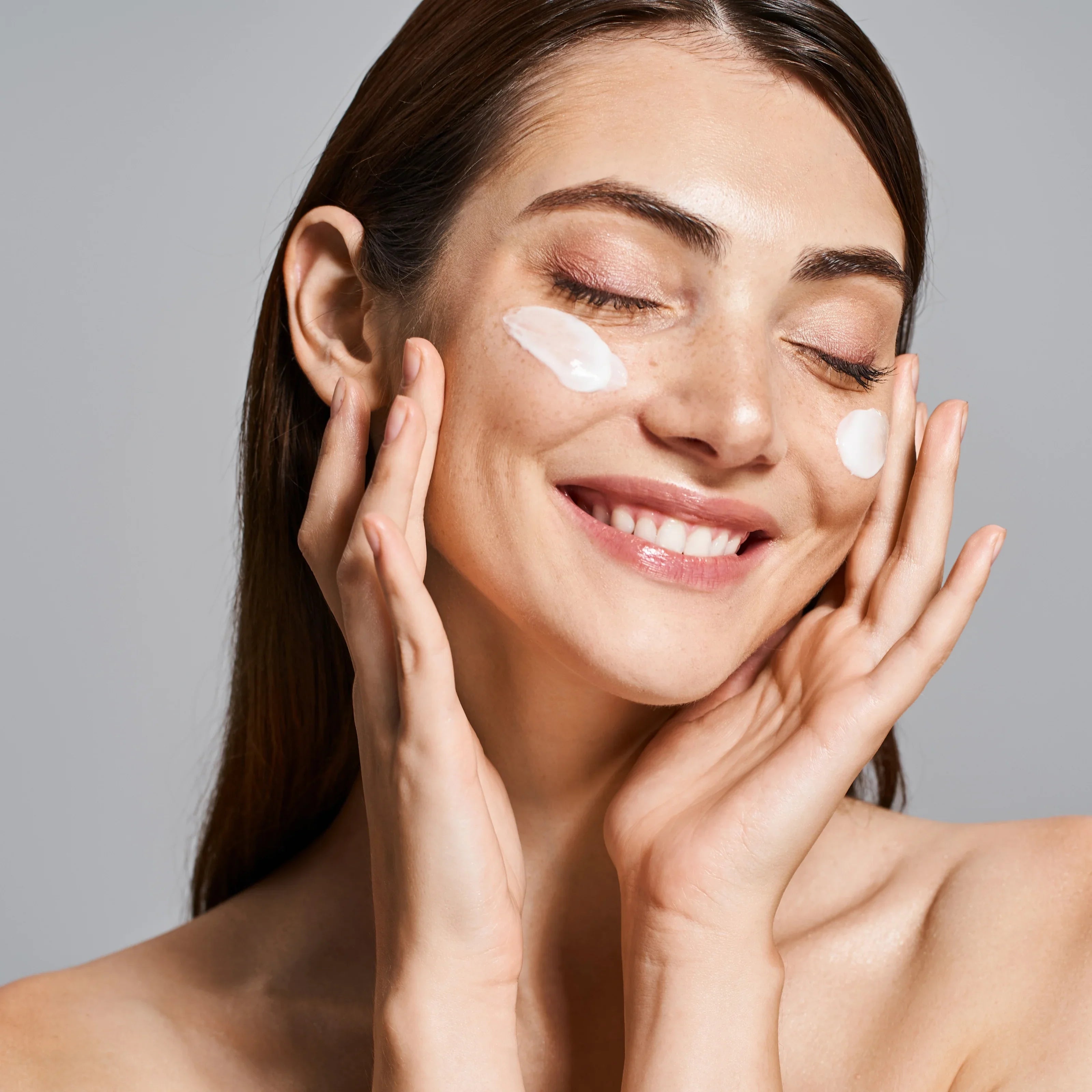 Skin care routine: step essenziali e prodotti chiave per una pelle radiosa